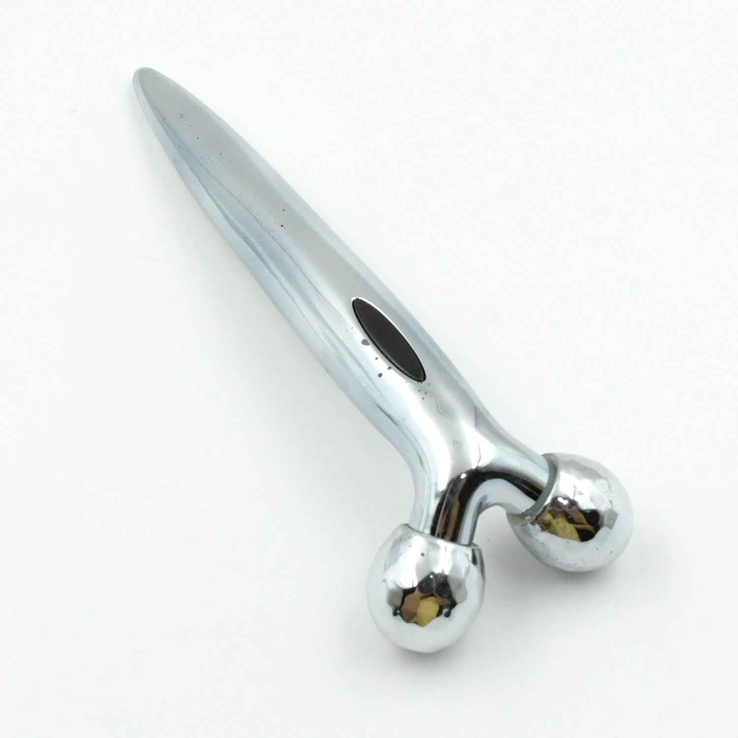 8358 360 Degree Facial Roller, designed for face lifting and skin tightening, improves blood circulation and reduces puffiness. 8358 360 Degree Facial Roller, designed for face lifting and skin tightening, improves blood circulation and reduces puffiness.